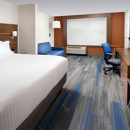 Holiday Inn Express & Suites By Ihg Altoona By Ihg Εξωτερικό φωτογραφία
