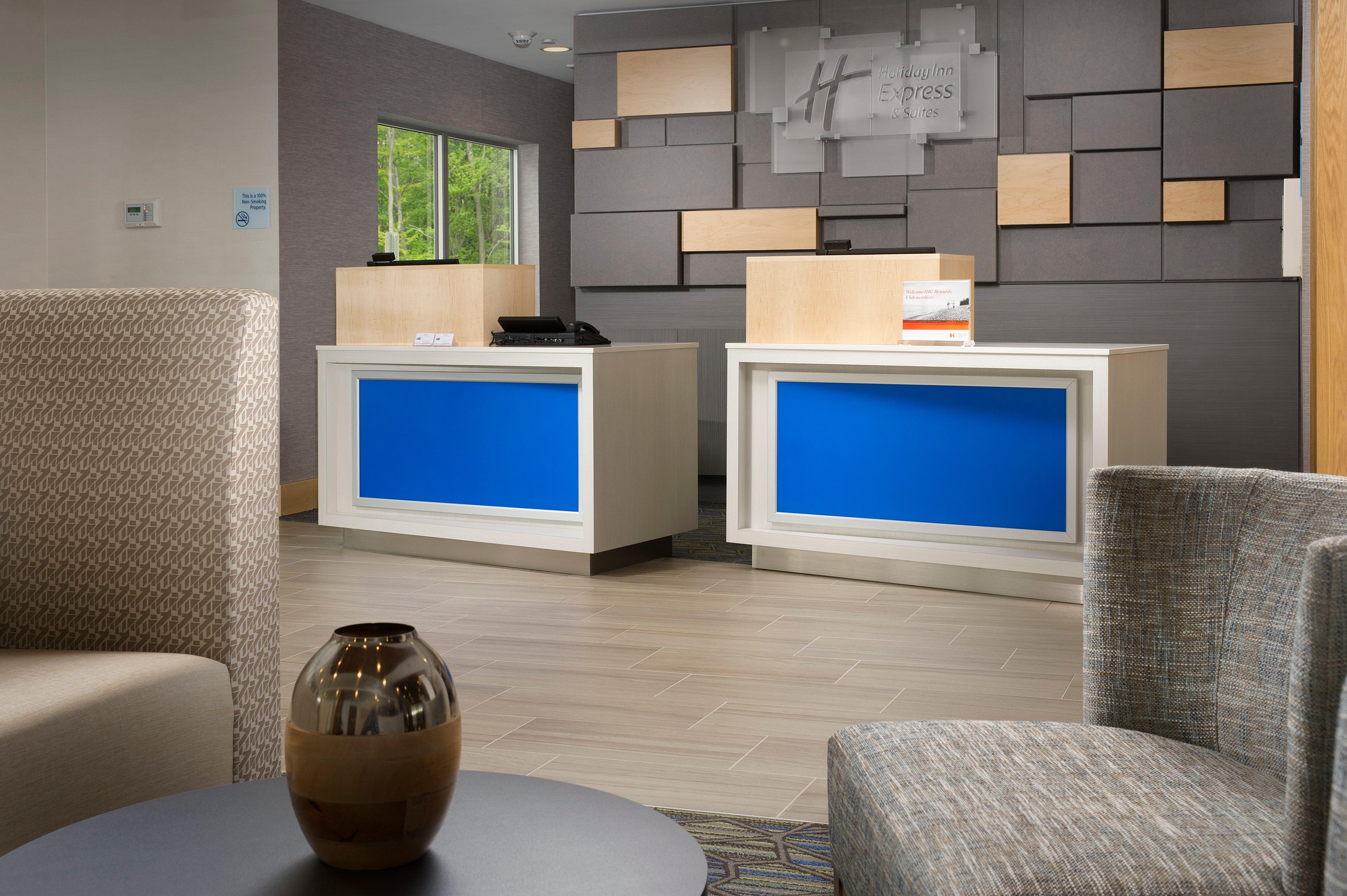 Holiday Inn Express & Suites By Ihg Altoona By Ihg Εξωτερικό φωτογραφία